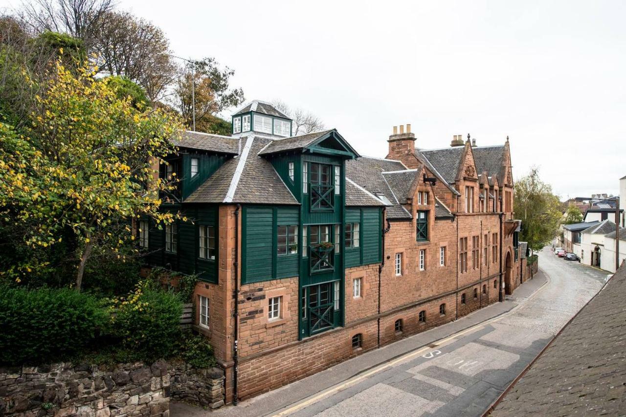 Altido Ultra Stylish Calton Road Apt W/ Parking Edimburgo Exterior foto